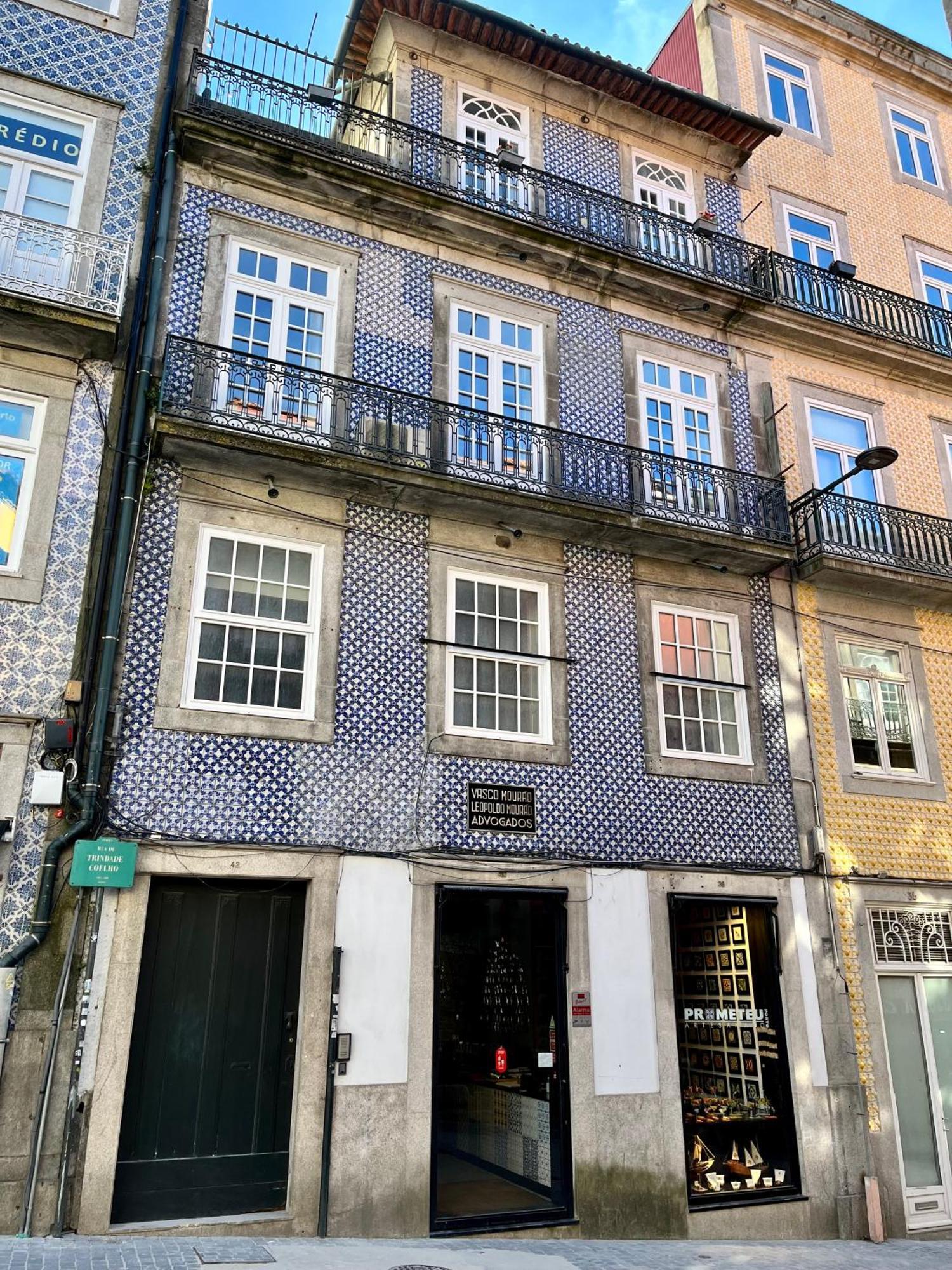 Historic Apartment At Cardosas With Balcony Porto Exterior photo